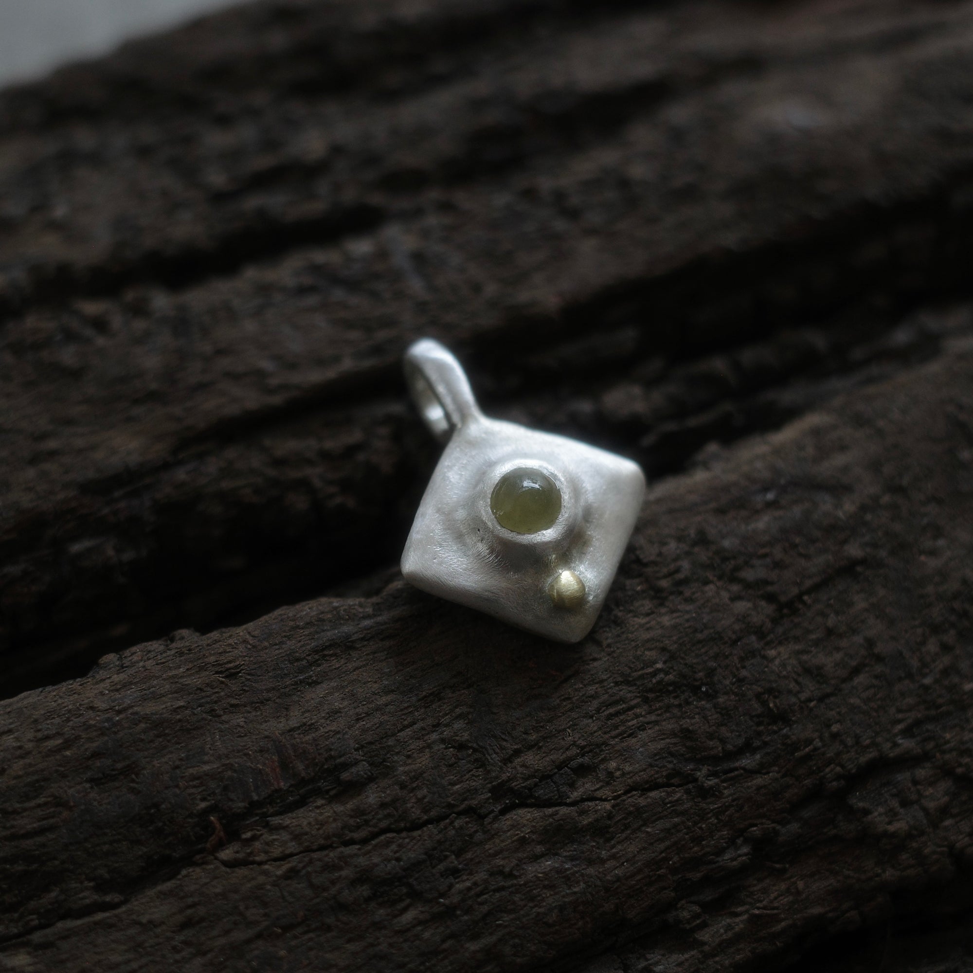 Seed /01 Necklace